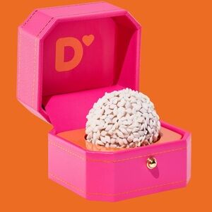 Dunkin' “I Dough” Pink ring box, proposal gift box, Jewelry Box, New condition